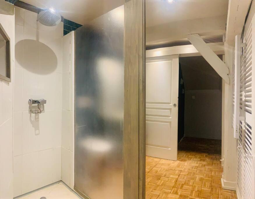 לה מאנש Grand Appartement Charme Ancien Et Confort מראה חיצוני תמונה